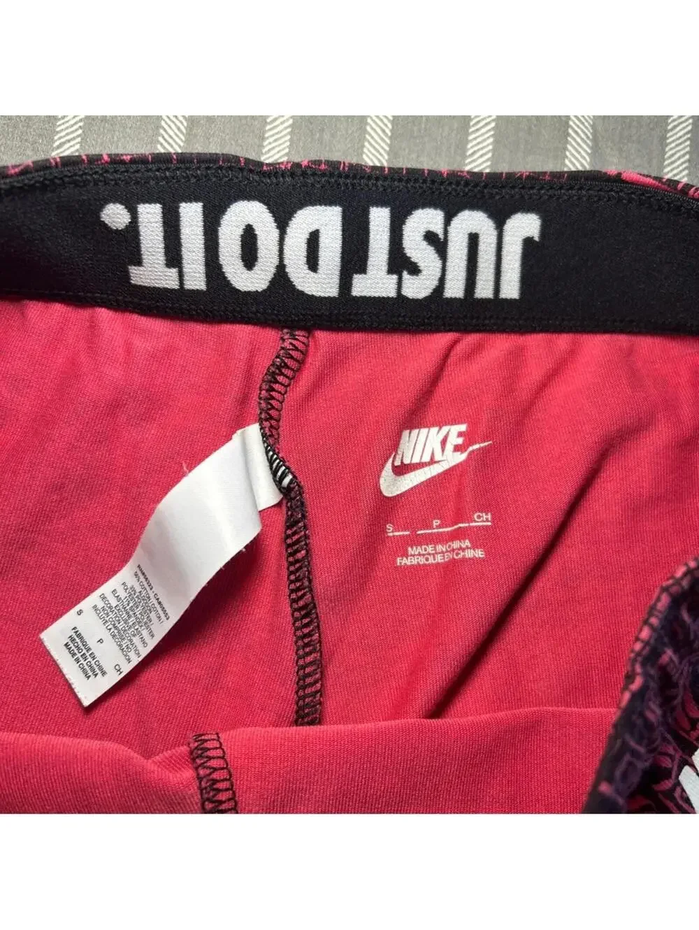 Nike Women's S LEG-A-SEE AOP Leggings Printed Casual Training Gym